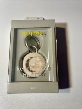 heyday Beige Keychain & Holder for AirTag carabiner clip stylish classic chic